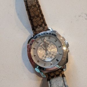 Coach women's leather strap watch analog quartz